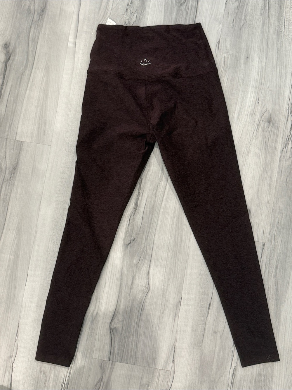 Beyond Yoga Ribbed High-Waist Leggings in Dark Brown - Picture 4 of 4